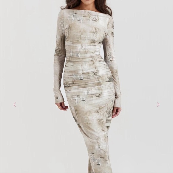 House of CB Dresses & Skirts - House of CB Textured Cream Long Sleeve Dress